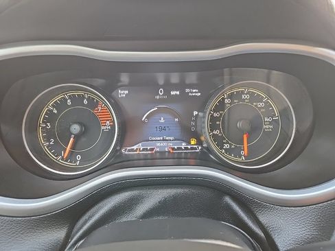 Used 2017 Jeep Cherokee Trailhawk w/ Comfort/Convenience Group AWD/4WD image 41