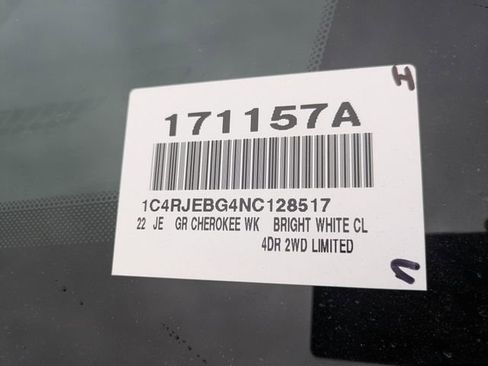 Used 2022 Jeep Grand Cherokee Limited image 37