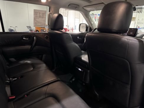 Used 2024 Nissan Armada SL image 40