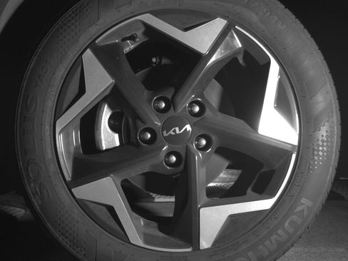 Used 2025 Kia Seltos S image 12