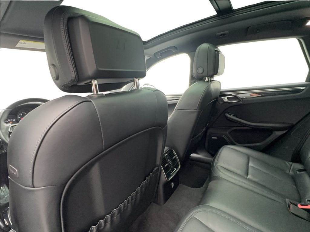 Used 2024 Porsche Macan AWD/4WD image 25