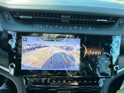 New 2026 Jeep Grand Cherokee Altitude AWD/4WD image 18