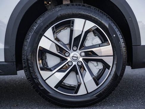 New 2026 Volvo V60 B5 Cross Country Plus w/ Protection Package Premier image 17