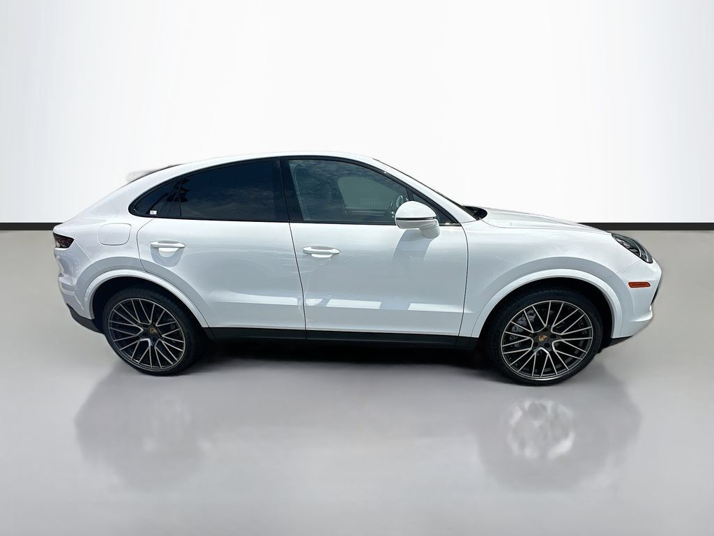 Used 2023 Porsche Cayenne Platinum Edition AWD/4WD image 4