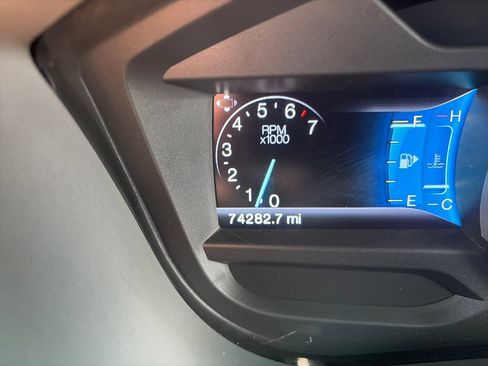 Used 2015 Ford Explorer XLT w/ Equipment Group 202B AWD/4WD image 17