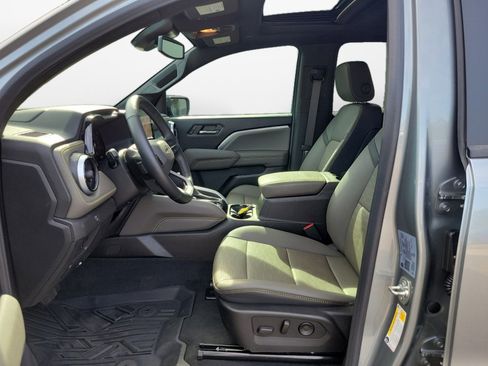 Used 2024 Chevrolet Colorado ZR2 w/ ZR2 Convenience Package III image 11