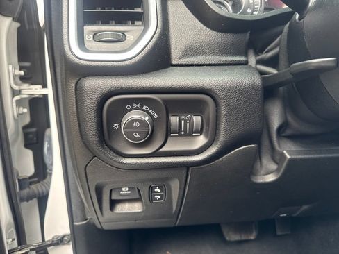 Used 2019 RAM 1500 Laramie w/ Sport Appearance Package AWD/4WD image 19