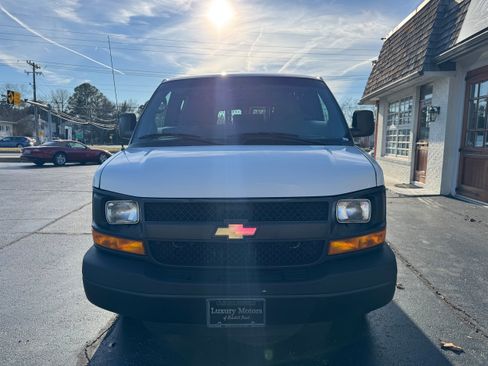 Used 2012 Chevrolet Express 3500 image 31