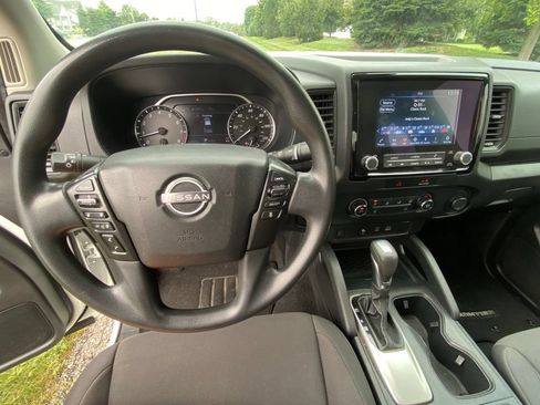 Used 2022 Nissan Frontier S w/ Technology Package AWD/4WD image 10