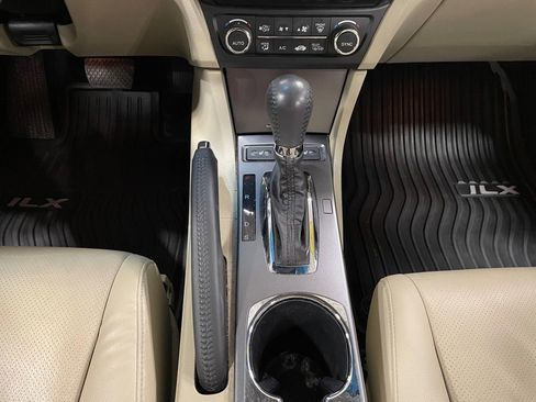 Used 2015 Acura ILX w/ Technology Package image 11