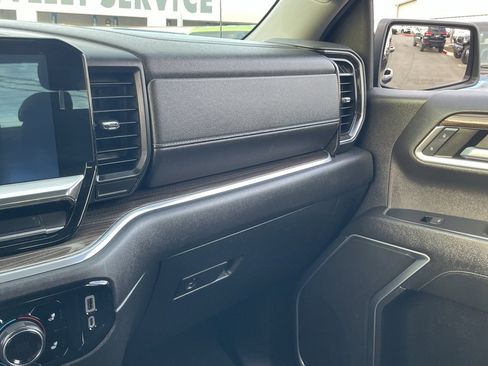 Used 2022 Chevrolet Silverado 1500 LT image 29