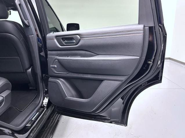 Certified 2025 Nissan Armada PRO-4X w/ Pro-4X Premium Package AWD/4WD image 17