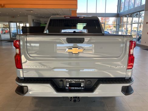 Used 2024 Chevrolet Silverado 1500 Custom image 6