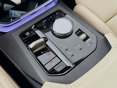 Used 2025 BMW X3 xDrive30i w/ Premium Package image 17