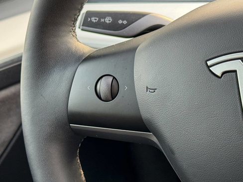 Used 2023 Tesla Model Y Long Range image 27