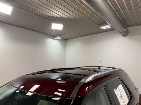 Used 2018 Ford Explorer Platinum AWD/4WD image 43