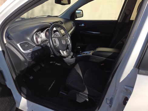 Used 2017 Dodge Journey SE AWD/4WD image 9