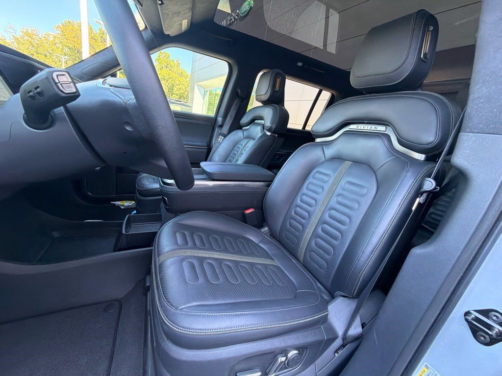 Used 2025 Rivian R1S Adventure Dual AWD/4WD image 11