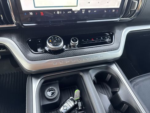 New 2026 Ford Expedition Max Platinum w/ Stealth Appearance Package image 27