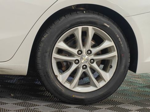 Used 2017 Chevrolet Malibu LT FWD image 41