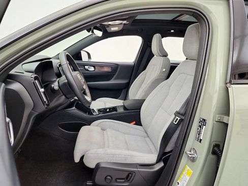 Certified 2023 Volvo XC40 Recharge Ultimate w/ Protection Package Premier AWD/4WD image 17