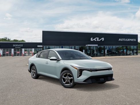 New 2026 Kia K4 LXS FWD image 8