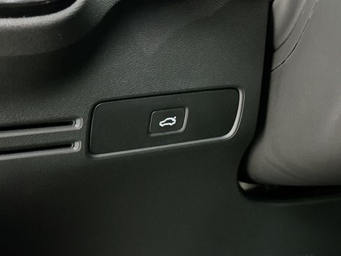 Used 2023 Volvo C40 P8 Recharge Plus AWD/4WD image 17