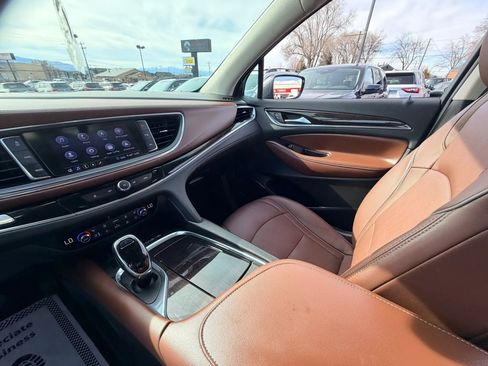 Used 2020 Buick Enclave Avenir w/ Avenir Technology Package AWD/4WD image 19
