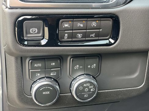 New 2026 GMC Yukon XL Denali image 18