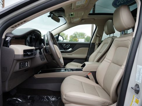 Used 2022 Lincoln Corsair Reserve w/ Elements Package image 14