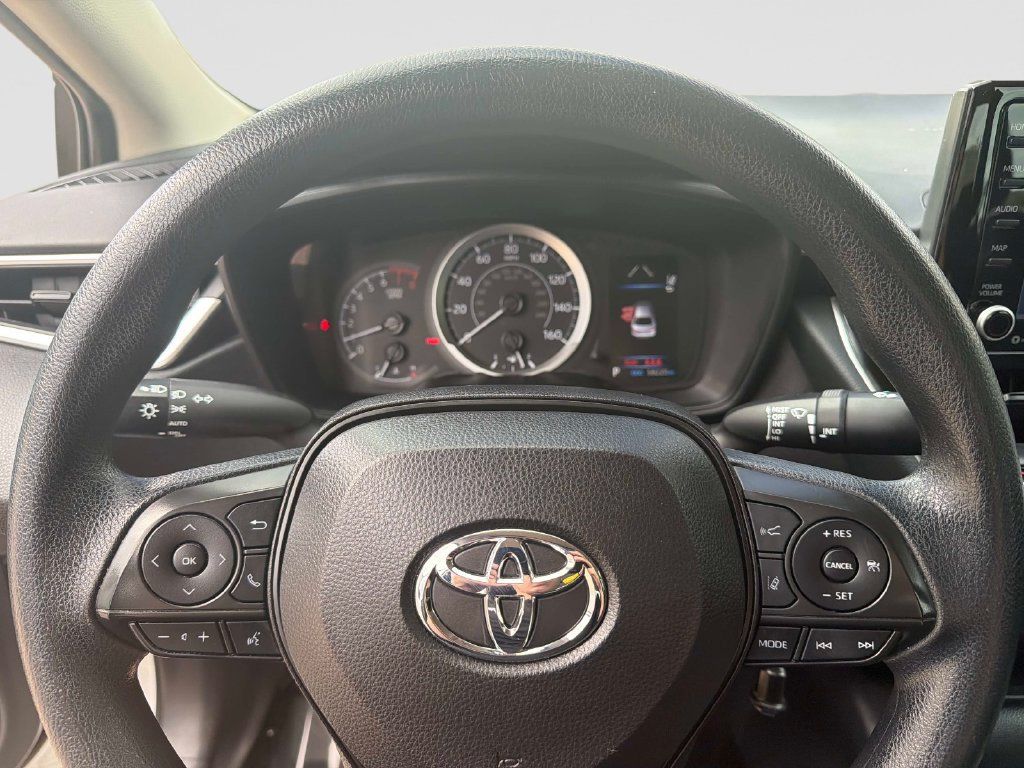 Used 2022 Toyota Corolla LE FWD image 26