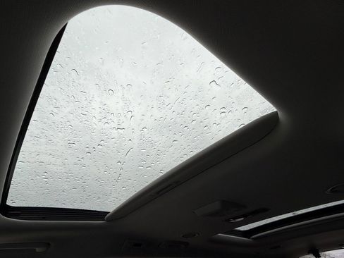 Used 2024 Kia Carnival SX Prestige image 16