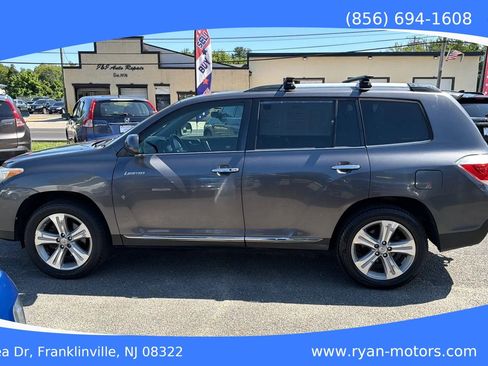 Used 2012 Toyota Highlander Limited w/ Tow Pkg AWD/4WD image 8