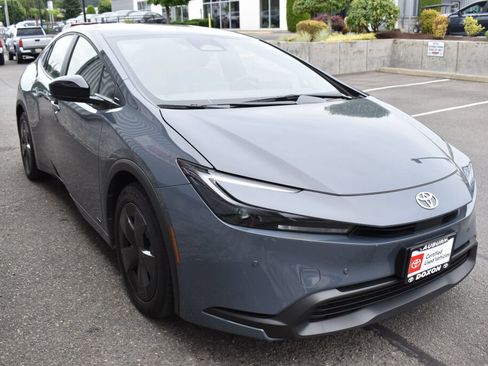 Certified 2026 Toyota Prius LE AWD/4WD image 3