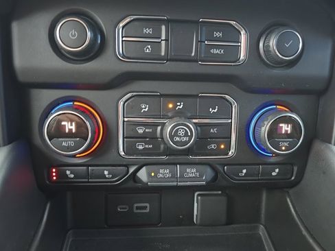 Used 2021 Chevrolet Tahoe Z71 w/ Z71 Signature Package image 34