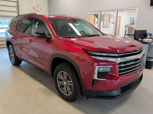 New 2026 Chevrolet Traverse LT w/ Driver Confidence Package AWD/4WD image 7