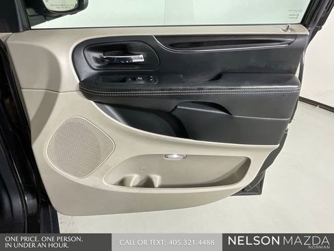 Used 2018 Dodge Grand Caravan SXT FWD image 19