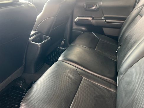 Used 2018 Toyota Tacoma Limited image 9
