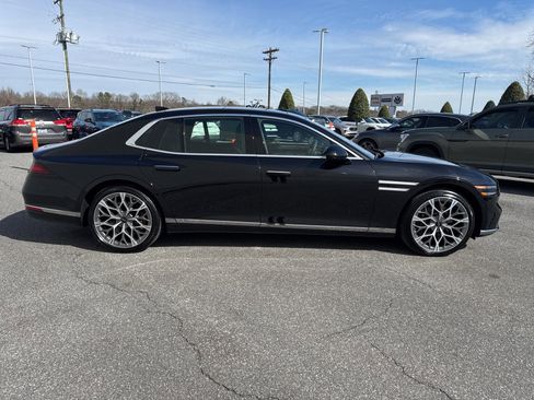 Used 2025 Genesis G90 3.5T image 8