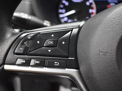Used 2025 Nissan Sentra SV FWD image 23