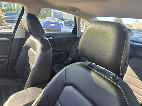 Used 2024 Volkswagen Jetta SE image 24