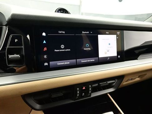 Certified 2024 Porsche Cayenne image 10