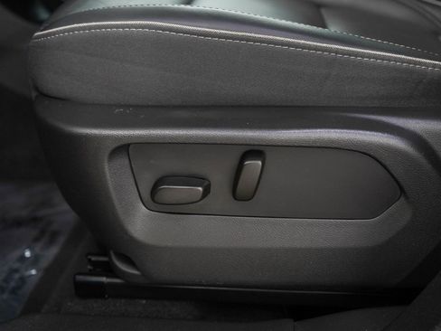 Used 2023 Buick Envision Essence AWD/4WD image 27