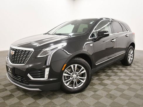 Used 2022 Cadillac XT5 Premium Luxury image 2