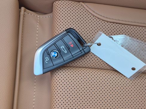 Used 2026 BMW 330i Sedan w/ M Sport Package RWD image 36