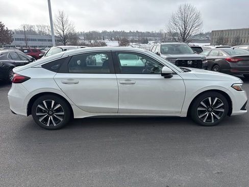 Used 2022 Honda Civic EX-L image 6