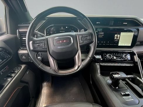 Used 2023 GMC Sierra 1500 AT4 w/ Technology Package AWD/4WD image 11