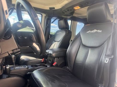 Used 2014 Jeep Wrangler Unlimited Sahara AWD/4WD image 9