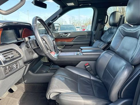 Used 2023 Lincoln Navigator Reserve AWD/4WD image 21