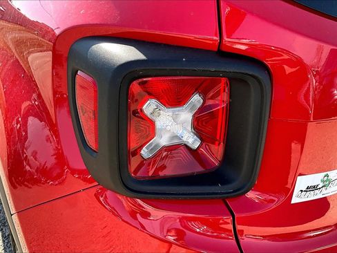 Used 2022 Jeep Renegade Trailhawk AWD/4WD image 28